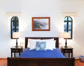 1 bedroom, desk, iron/ironing board, WiFi