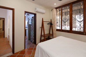 2 bedrooms, desk, iron/ironing board, travel cot