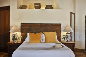 1 habitación, escritorio, tabla de planchar con plancha y wifi 