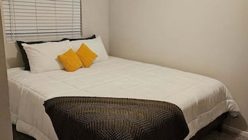 1 bedroom, desk, iron/ironing board, free WiFi