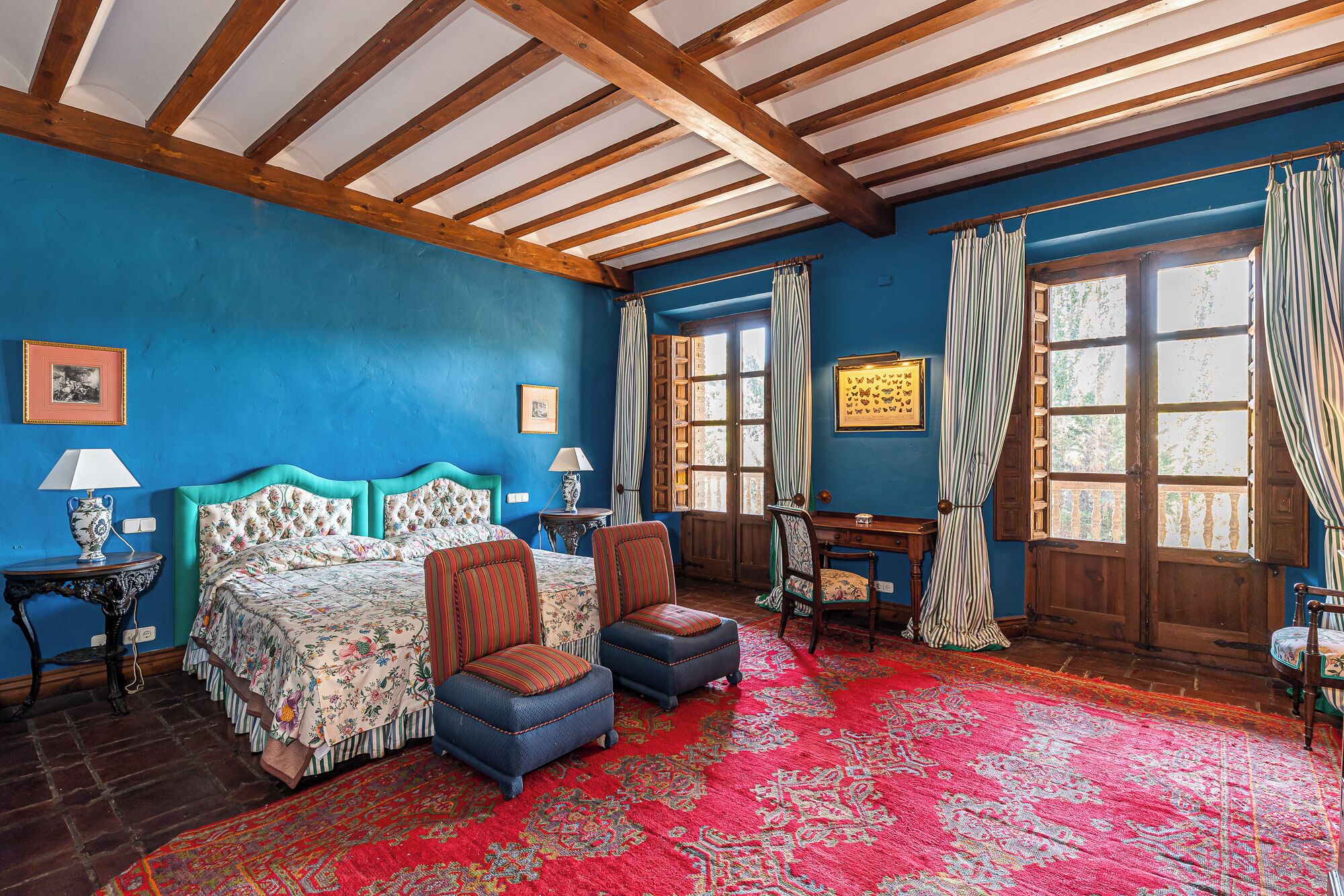 7 habitaciones, escritorio, tabla de planchar con plancha y wifi gratis 