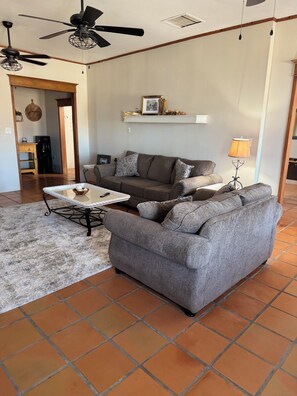 Smart TV, fireplace, table football, books - Historic Mercantile & Post Office Turned Charming 3-Bedroom Getaway (Yucca)