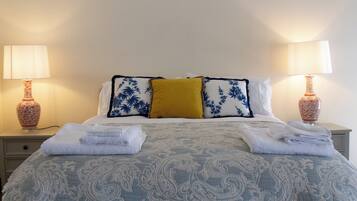 3 dormitorios, escritorio, tabla de planchar con plancha y wifi