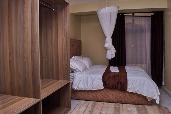 2 bedrooms, WiFi, bed sheets - Cozy clean and serene 2-bedroom apartment in delightful Kakamega with Wi-Fi (Kakamega)