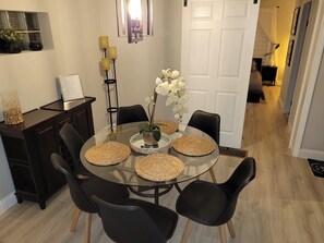 Dining - Charming 3-bedroom house in amazing Chicago (Chicago)