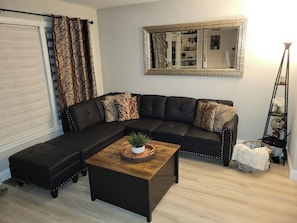 Living area - Charming 3-bedroom house in amazing Chicago (Chicago)