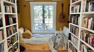 4 bedrooms, WiFi, bed sheets