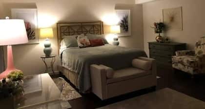 Downtown Fort Loramie Motel -Clean and comfortable with Ice cream shop on site