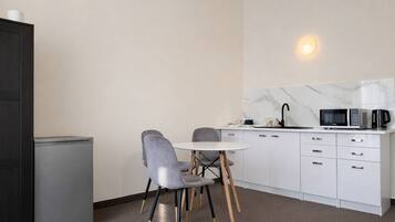 Kamar Triple Basic | Seprai linen