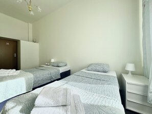 Double Room | Bed sheets - Hotel Mazowiecki WOW  (Warsaw)