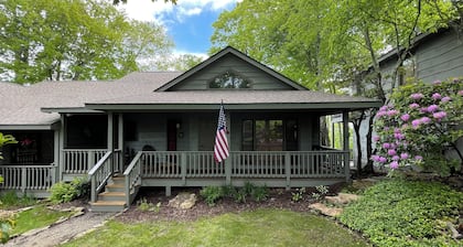 Mountain retreat! With spectacular views!