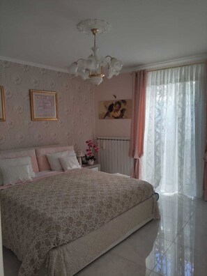 2 bedrooms, iron/ironing board, WiFi, bed sheets - The Alley (Isernia)