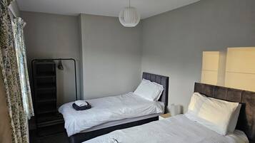 3 soverom, strykejern/-brett, wi-fi og sengetøy