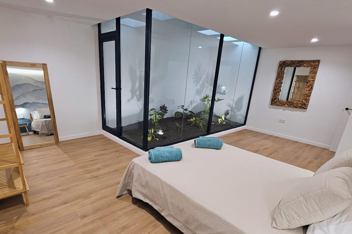 Deluxe Duplex, Ocean View | 2 bedrooms, Egyptian cotton sheets, premium bedding, down comforters