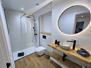 Maisonette, 2 Schlafzimmer, Meerblick | Badezimmer | Dusche, Regendusche, Haartrockner, Bidet