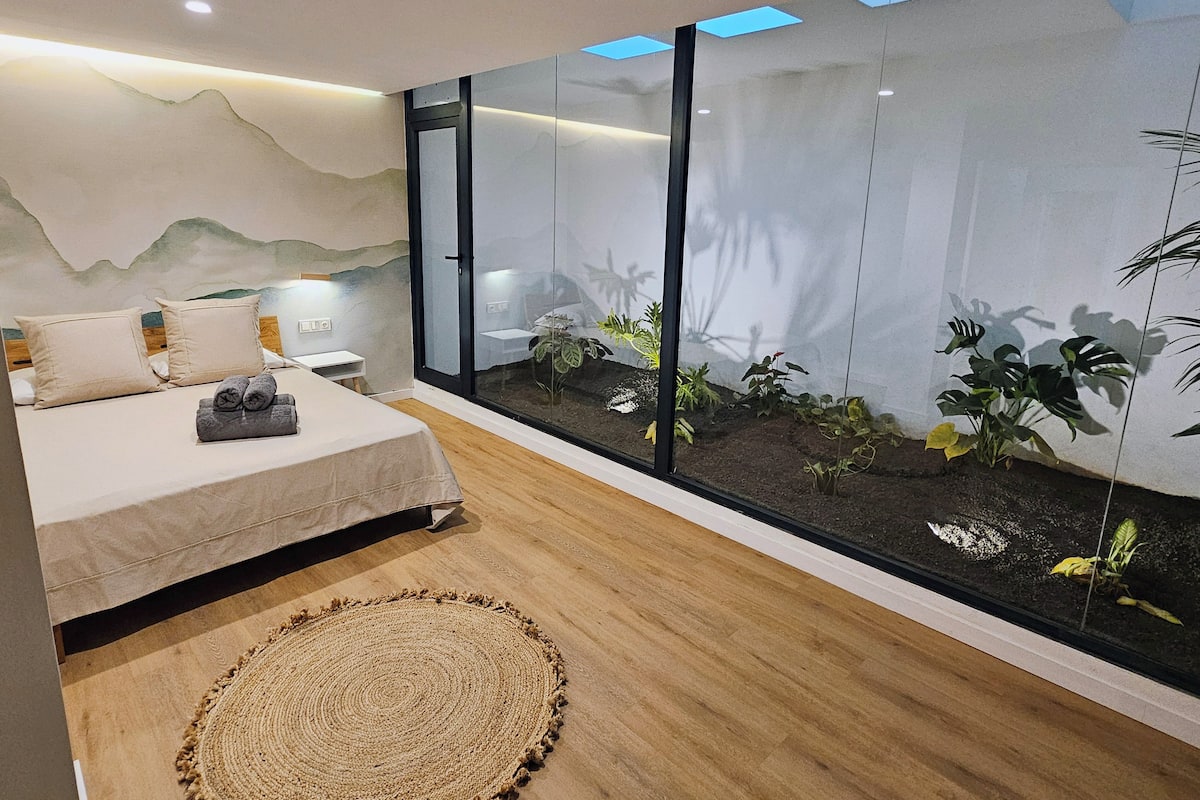 Deluxe Duplex, Ocean View | 2 bedrooms, Egyptian cotton sheets, premium bedding, down comforters