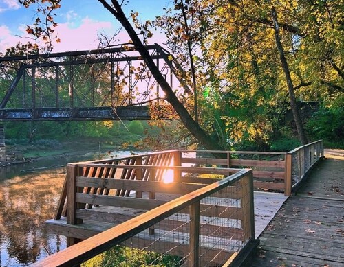 NEW! HOT TUB; FIREPIT; FAST WIFI; Near Blue Ridge, Blairsville, Folk School