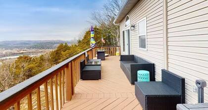 ON MOUNTAINTOP with beautiful views!