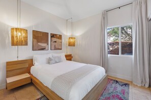 4 camere, una scrivania, ferro/asse da stiro, Wi-Fi gratuito