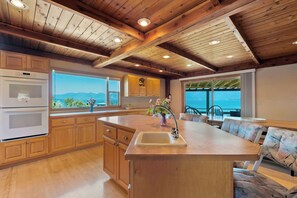 Mikroaaltouuni, uuni, liesi, astianpesukone