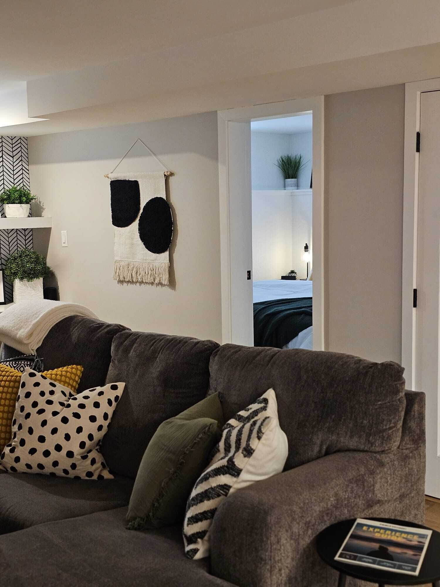 1 Schlafzimmer, Schreibtisch, Bügeleisen/Bügelbrett, Reisekinderbett