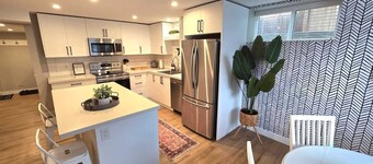 Boho Bliss - Cozy Comfort Near UHNBC + Pet Friendly