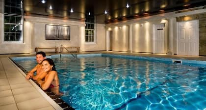 Trenython Manor Resort