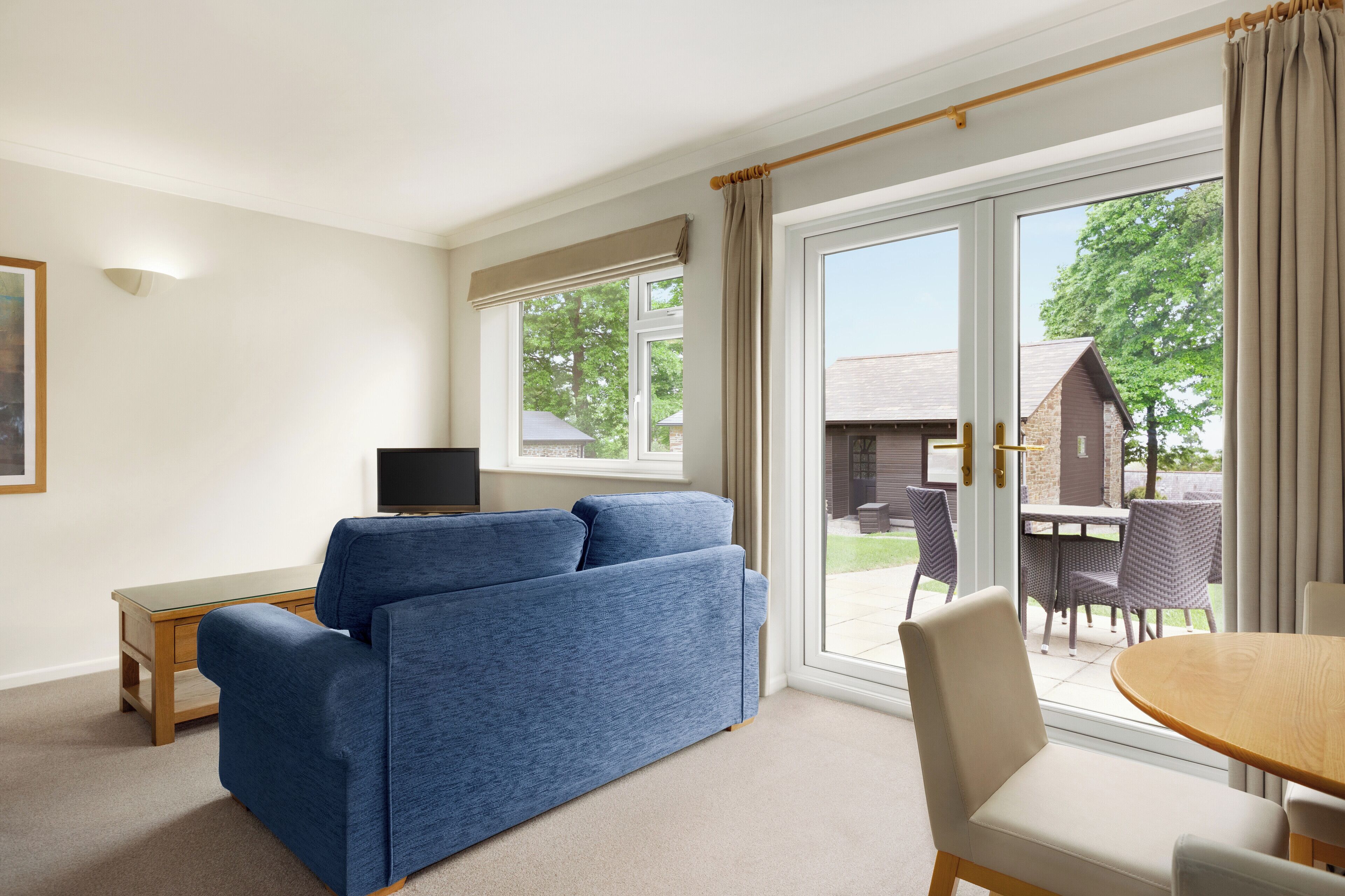 Deluxe Cottage, 1 Bedroom, Patio, Garden View | Free WiFi, bed sheets