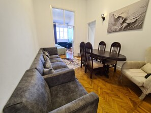 Superior Apartment, 2 Bedrooms, Kitchen, City View | Living area