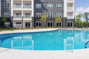 Pool - Charming 1-bedroom apartment with AC, WiFi in vibrant Nashville (Nashville)