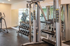 Fitness facility - Charming 1-bedroom apartment with AC, WiFi in vibrant Nashville (Nashville)