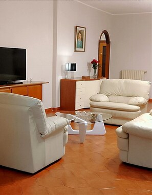 Smart TV, chimenea y videojuegos 