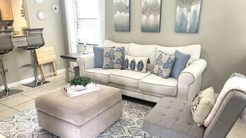 TV, caminetto, videogiochi