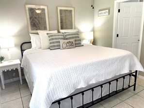 2 soveværelser, skrivebord, strygejern/strygebræt, weekendseng