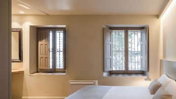 8 habitaciones, tabla de planchar con plancha y cuna de viaje