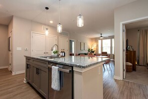 Interior - 3 BR Delight: Sleeps 6 | UGA | Prime Location (Athens)