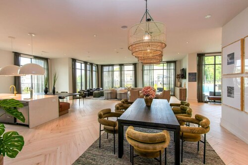 3 BR Delight: Sleeps 6 | UGA | Prime Location