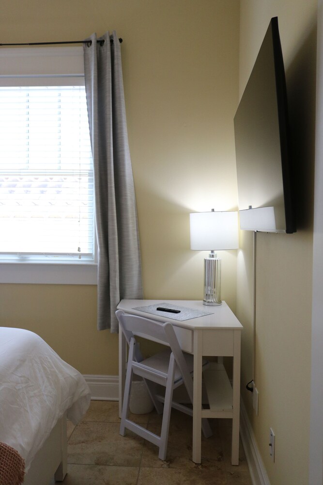 Luxury 5Bedrooms Townhouse + Apartments, Hyde Park, Tampa Tampa Stayz