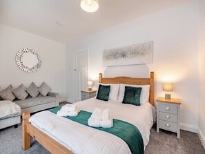 3 bedrooms, free WiFi, bed sheets