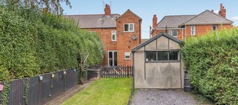 3 bedroom accommodation in Cottingham