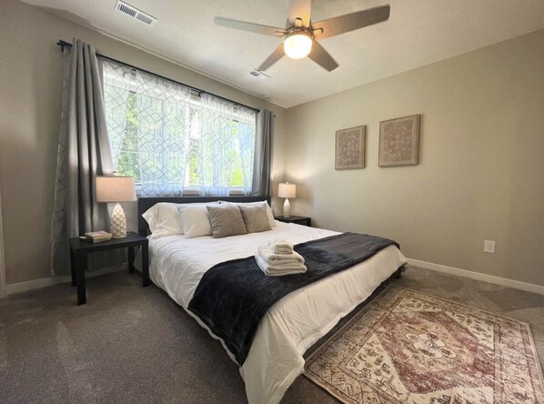 4 bedrooms, iron/ironing board, free WiFi, bed sheets
