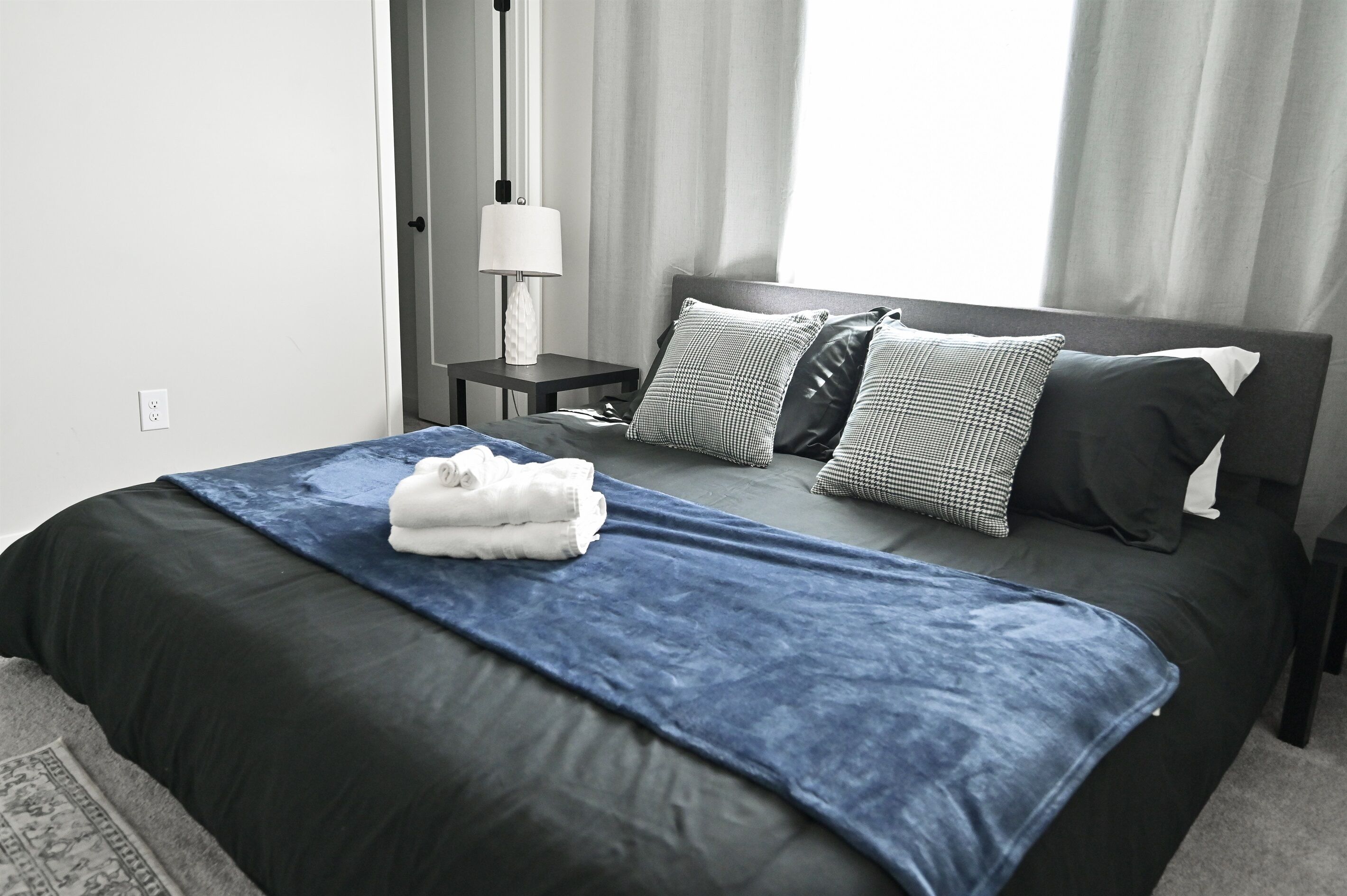 4 chambres, fer et planche à repasser, Wi-Fi gratuit, draps fournis