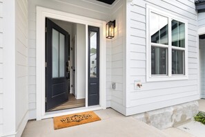 Exterior - Modern Upscale 4-bedroom condo in Raleigh! (Raleigh)