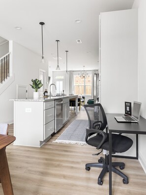 Interior - Modern Upscale 4-bedroom condo in Raleigh! (Raleigh)