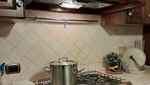 茶具/咖啡用具、冰箱、烤箱、炉灶