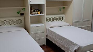 4 chambres, bureau, fer et planche Ă repasser, Wi-Fi gratuit