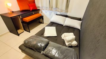 2 quartos, escrivaninha, ferros/tábuas de passar roupa, Wi-Fi