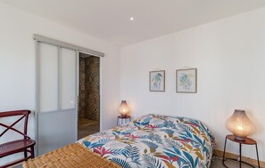 3 bedrooms, iron/ironing board, travel cot, free WiFi - Nice home in Saint-Denis-d'Oléron (Saint-Denis-d'Oléron)