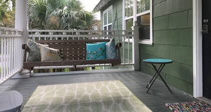 Charming 2-bedroom apartment in the heart of Ocean Springs.