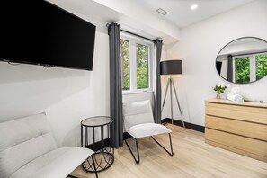 Smart-TV, Videospiele, Bücher, Videothek